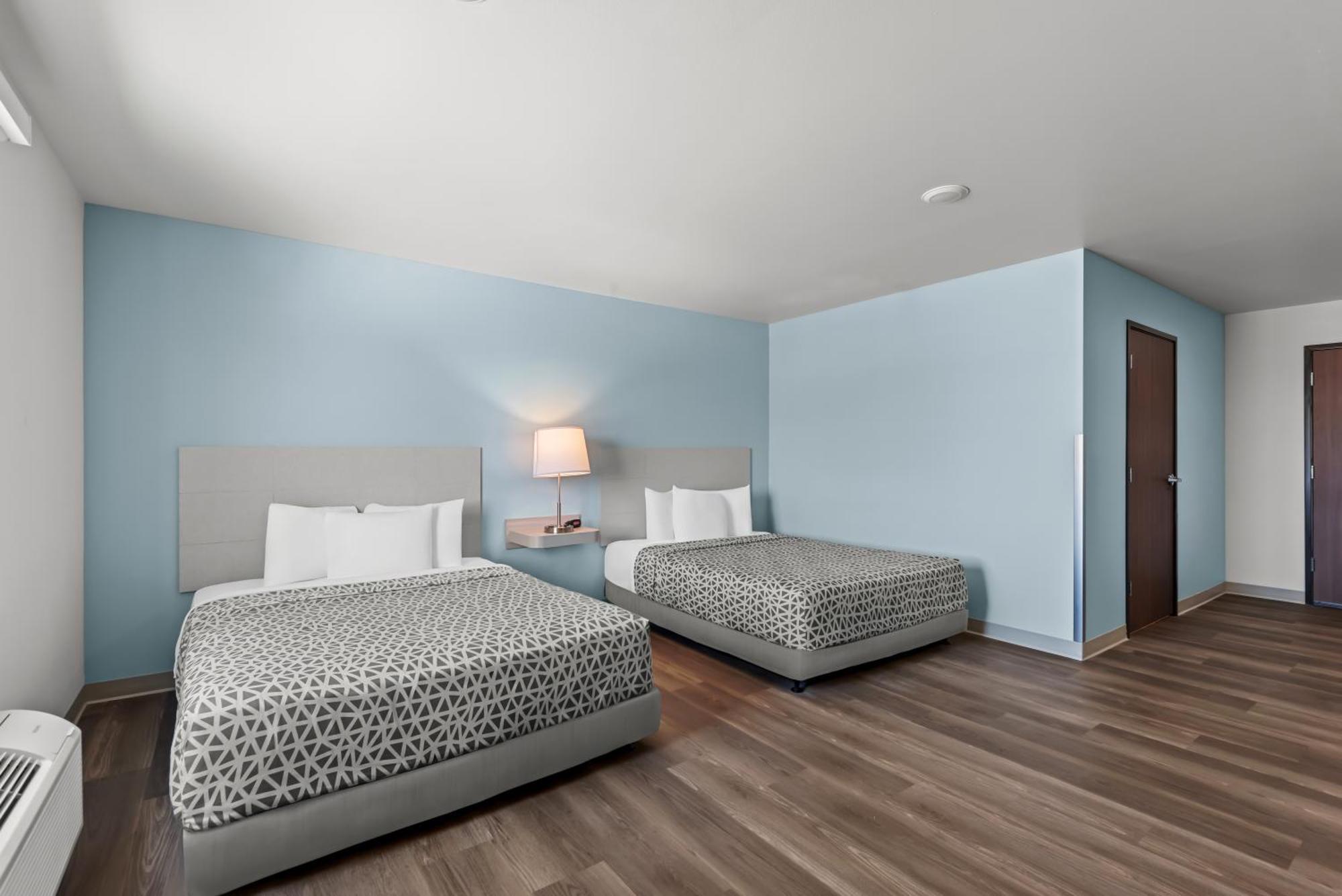 Woodspring Suites Coralville Iowa City Екстер'єр фото